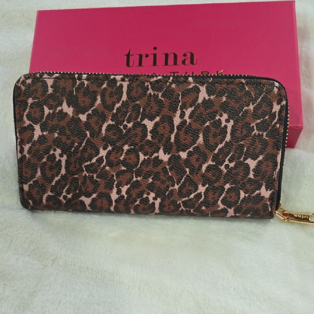 🐆 Trina Turk Leopard Print Wallet 🐆 - Picture 6 of 8